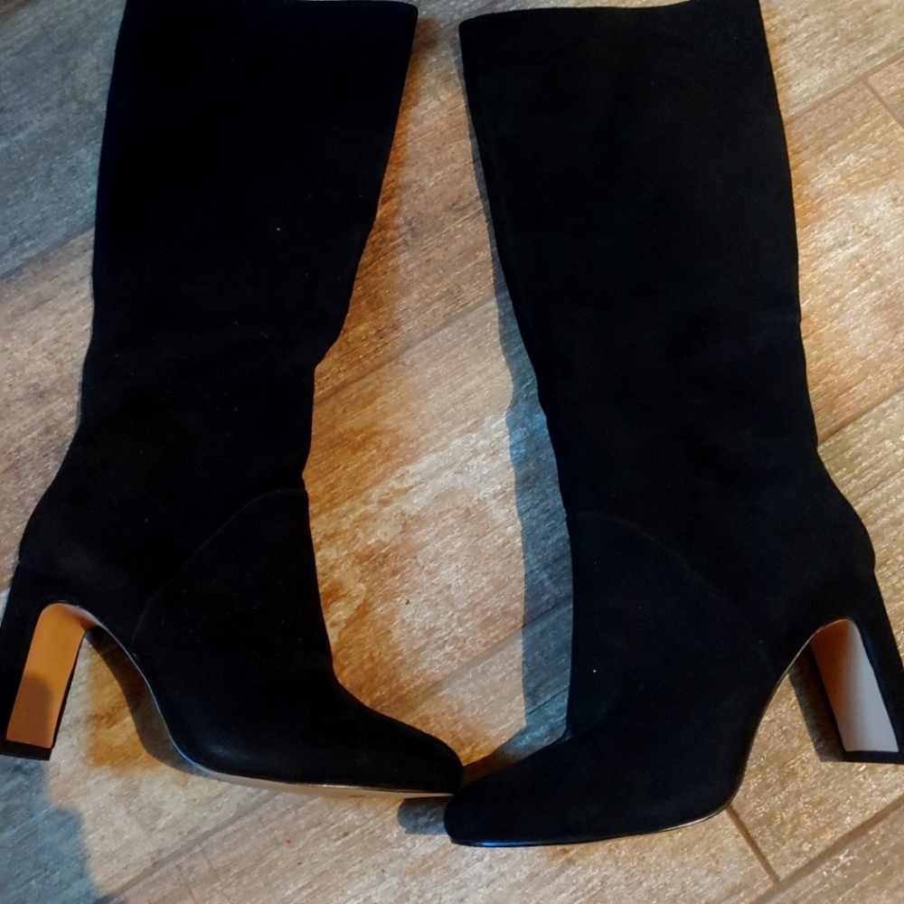 Knee high boots with Heel Black